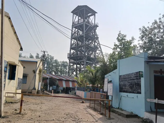 వేధింపులను భరించలేక కార్మికుడి ఆత్మహత్యాయత్నం