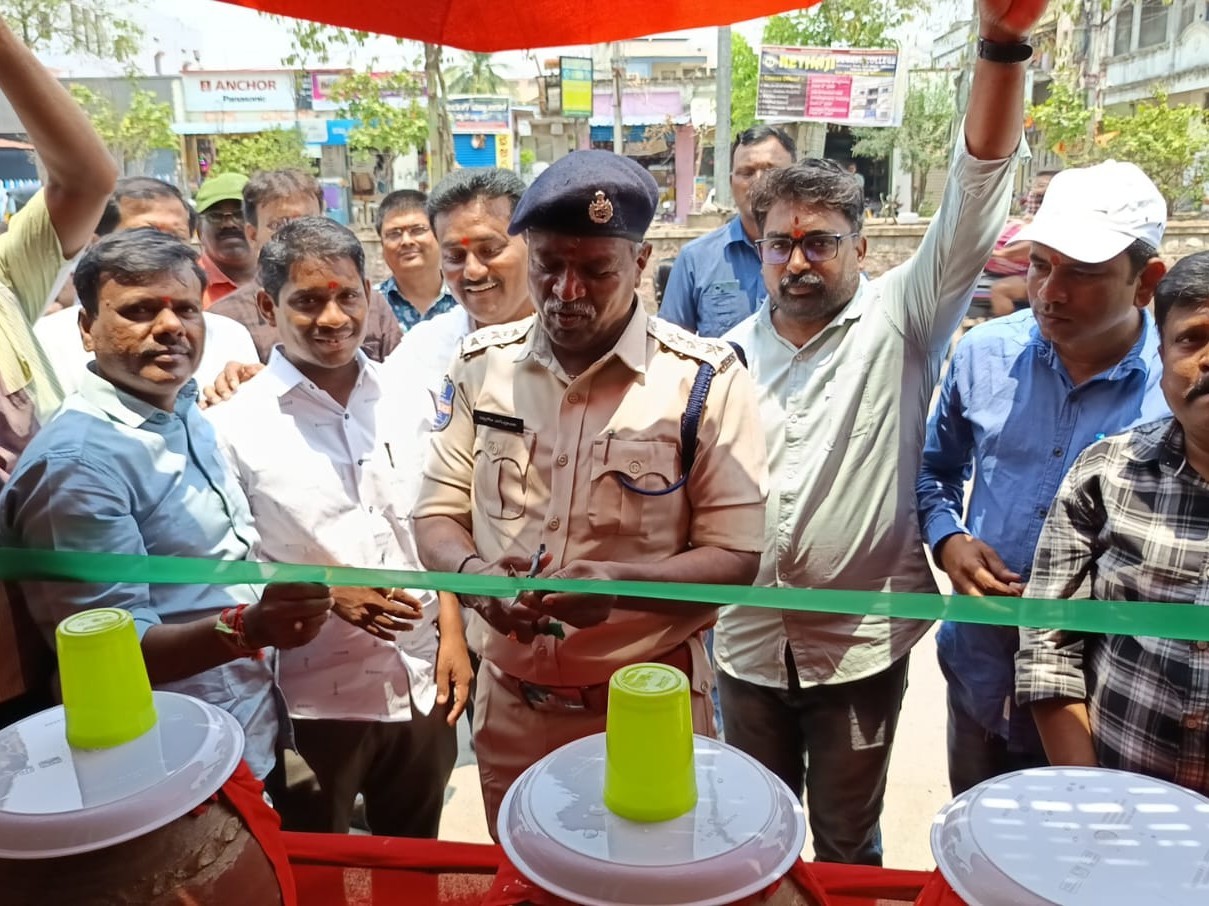 ‘సామాజిక సేవలో ముందుండాలి’