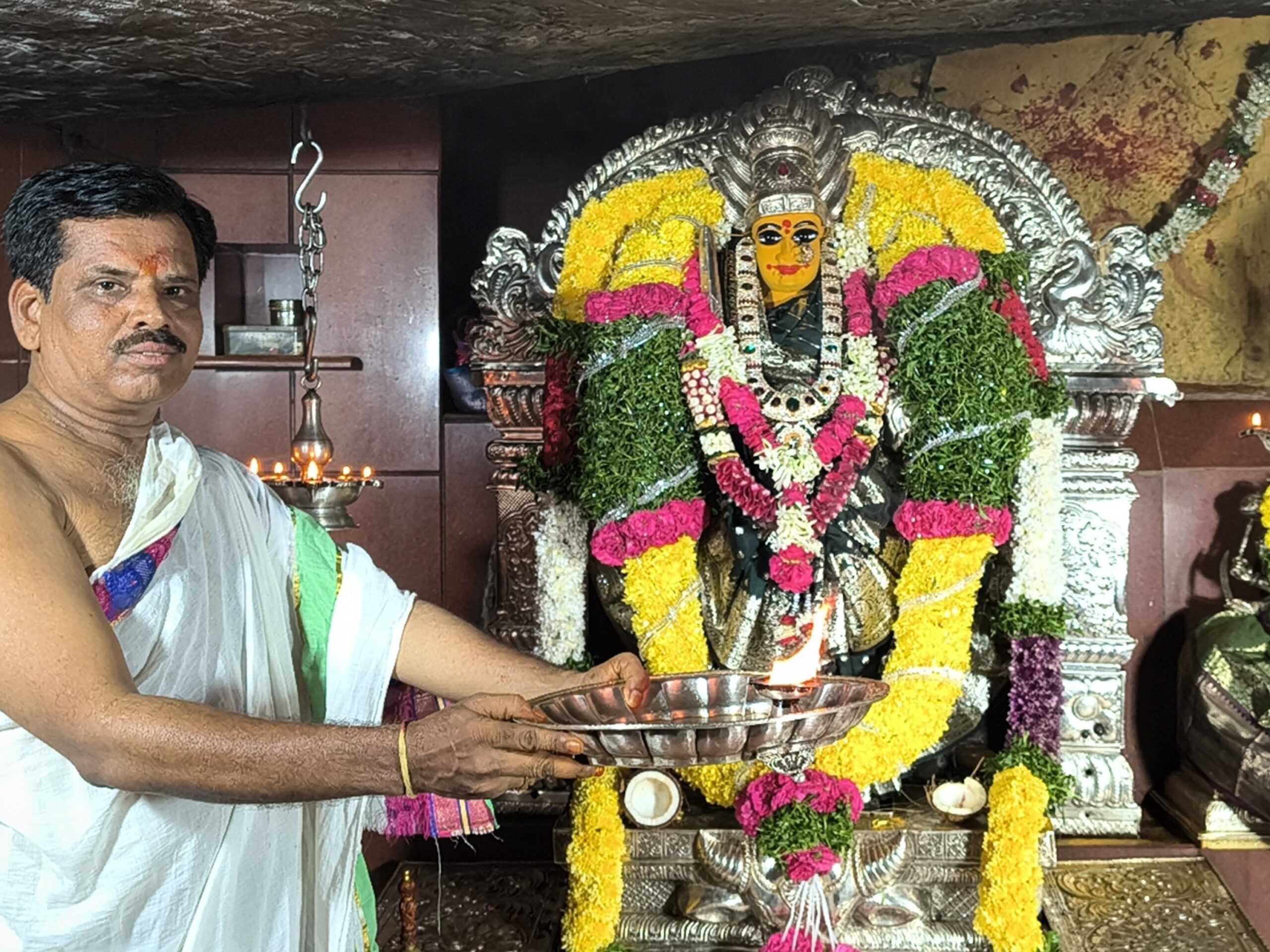 ఏడుపాయలో ద్వాదశి ప్రత్యేక పూజలు