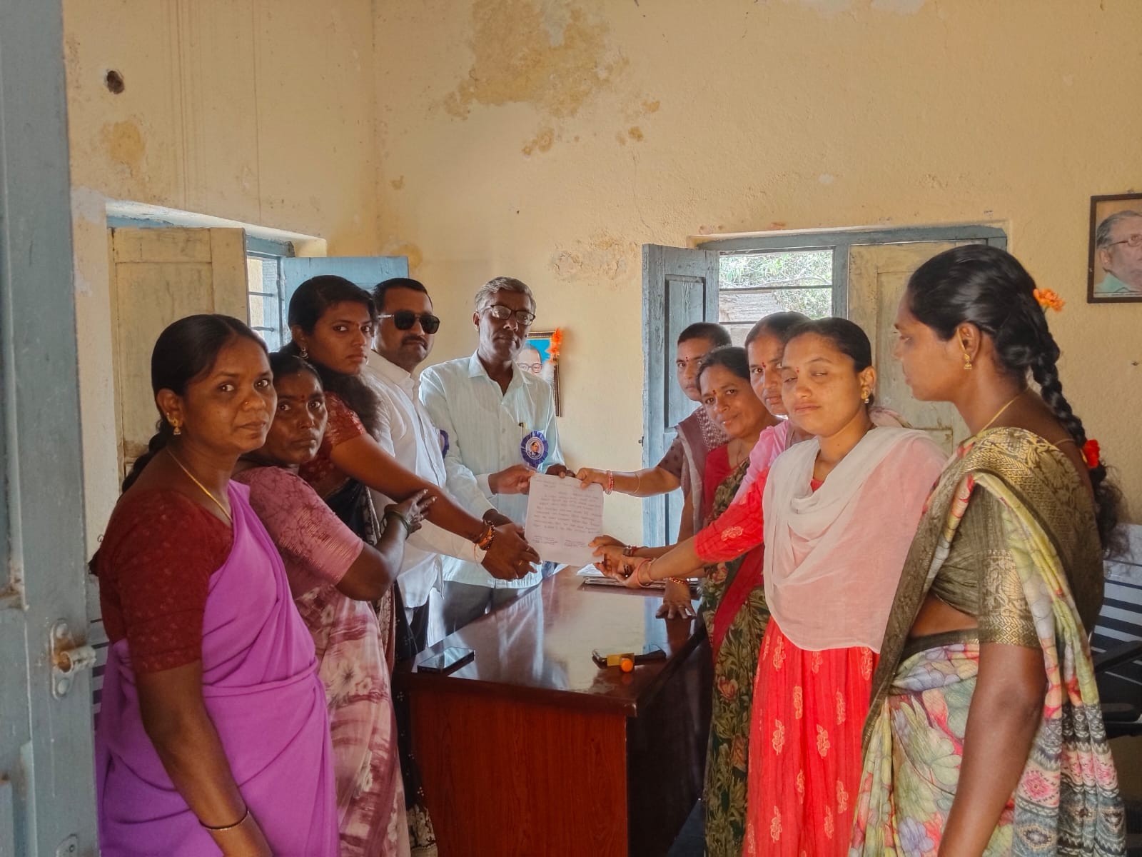 మద్యం విక్రయిస్తే జరిమానా