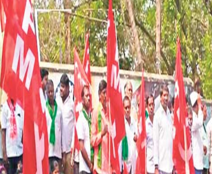 కొనుగోలు కేంద్రాలను సందర్శించిన CPM నేతలు
