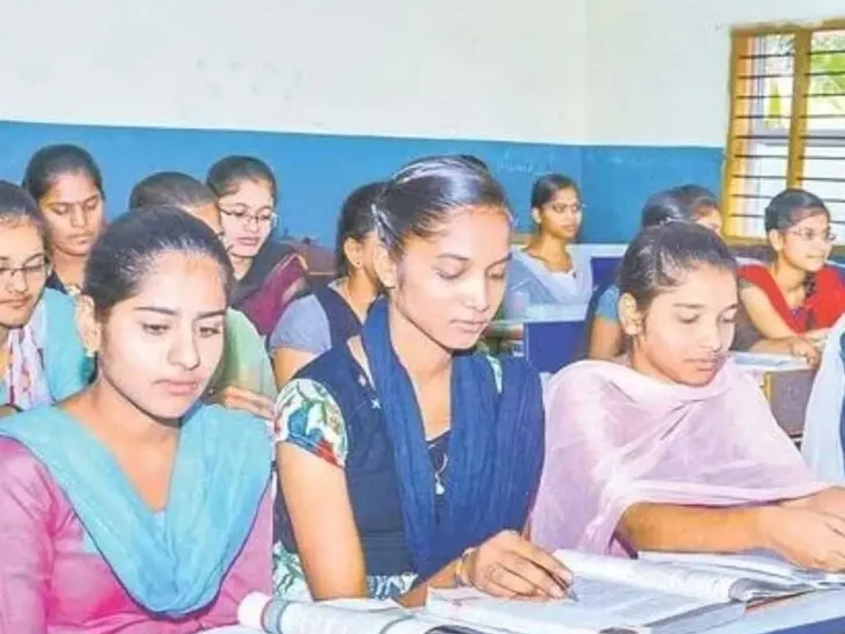 బీసీ గురుకులాల్లో ఇంటర్ ప్రవేశాలు