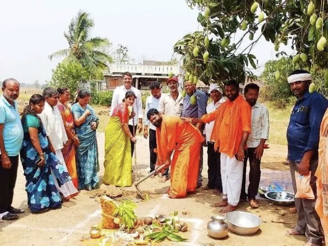 గూడూరులో ఇందిరమ్మ ఇళ్లకు శంకుస్థాపన
