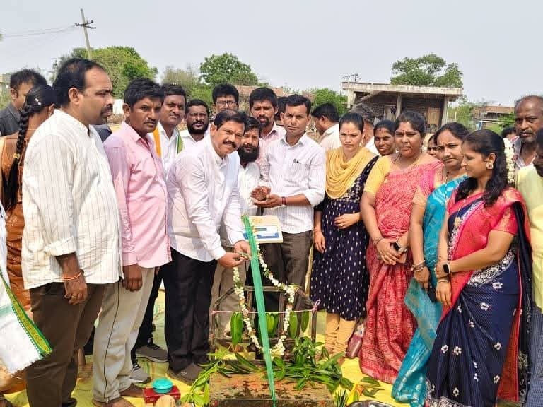 కొనుగోలు కేంద్రాన్ని ప్రారంభించిన MLA