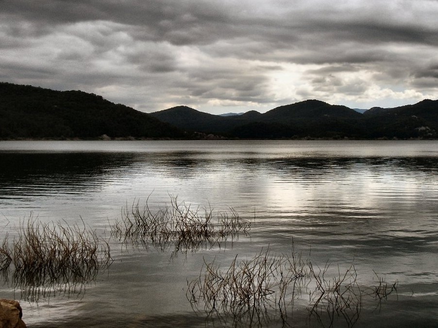 మీ కంటికి కనిపించకుండానే.. నీళ్లు పేకెళ్లుతున్నాయ్..!