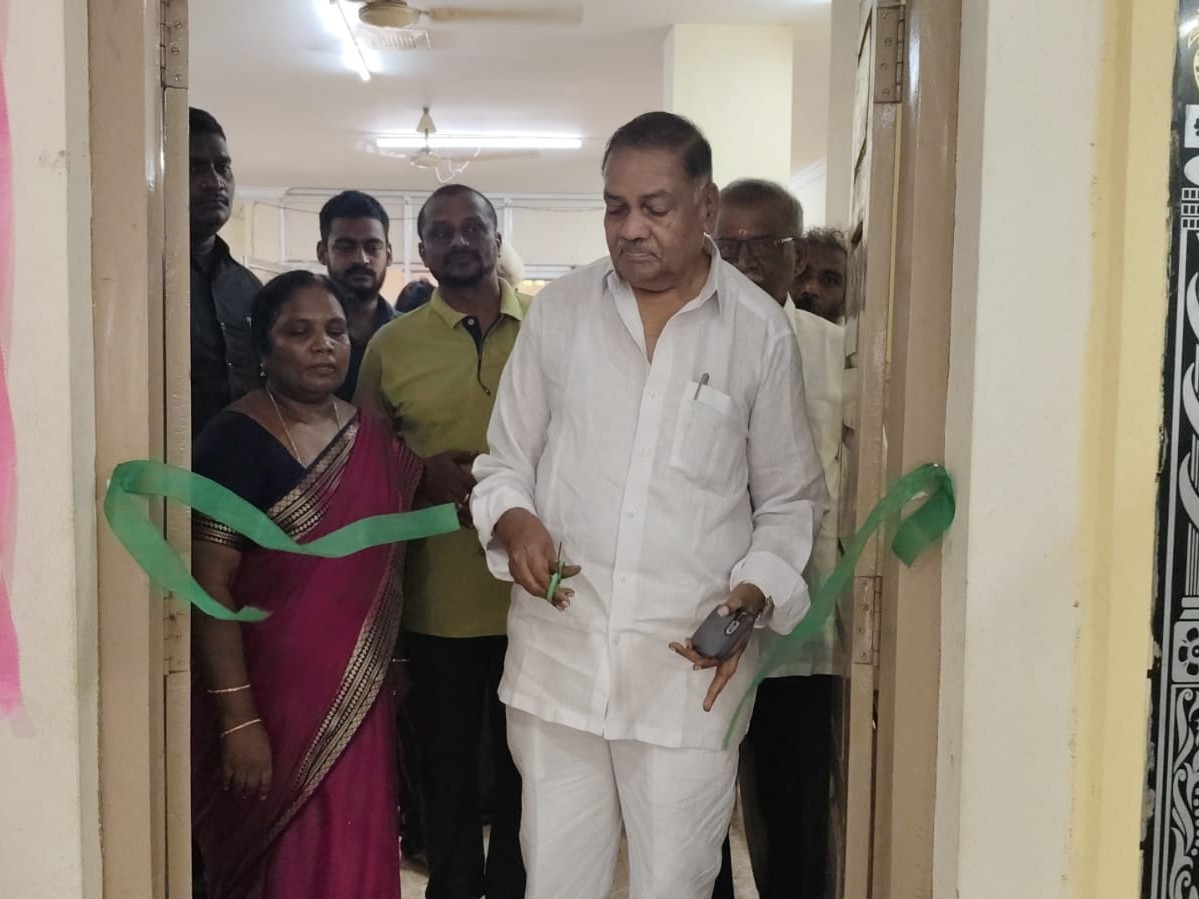 ‘పిల్లలకు పుస్తక పఠనం అలవాటు చేయాలి’