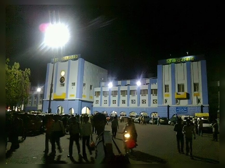 సికింద్రాబాద్‌లో రూ.11 కోట్ల డ్రగ్స్ పట్టివేత