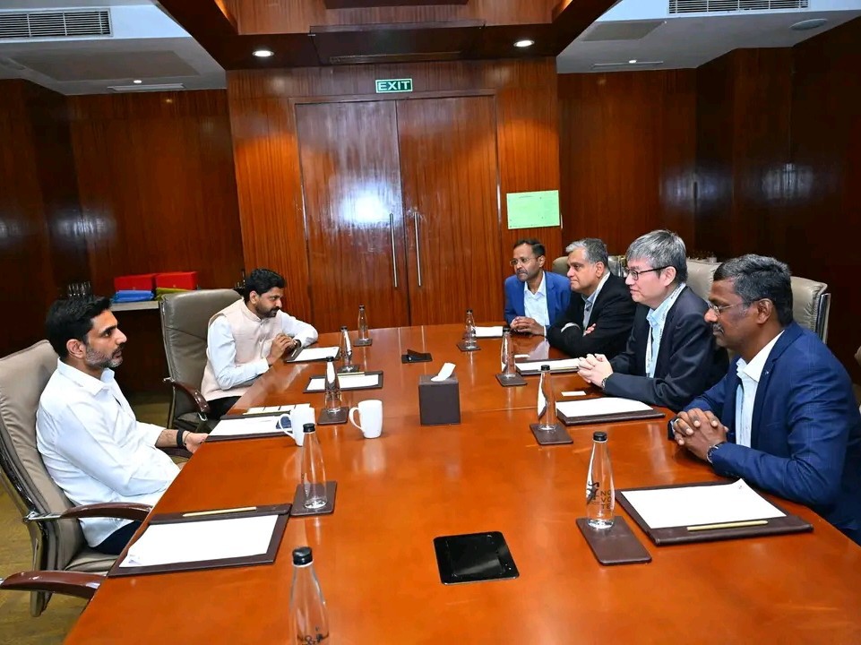 డెల్టా ప్రతినిధితో మంత్రి లోకేష్‌ భేటీ