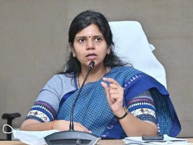 ‘లాటరీ ద్వారా డబుల్ బెడ్‌రూమ్ ఇళ్ల ఎంపిక’