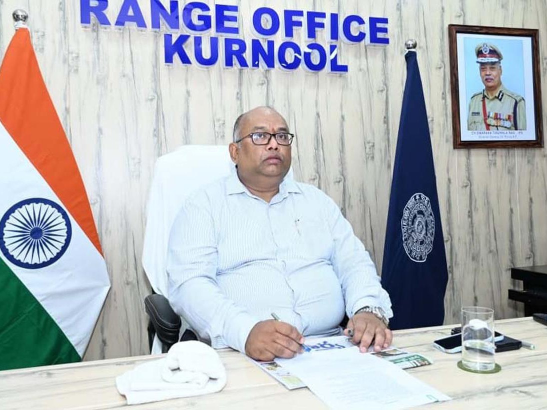 డీఐజీ విదేశీ పర్యటనకు ప్రభుత్వం అనుమతి