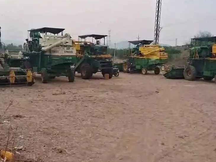 డీజిల్ కొరతతో కదలని యంత్రాలు.!