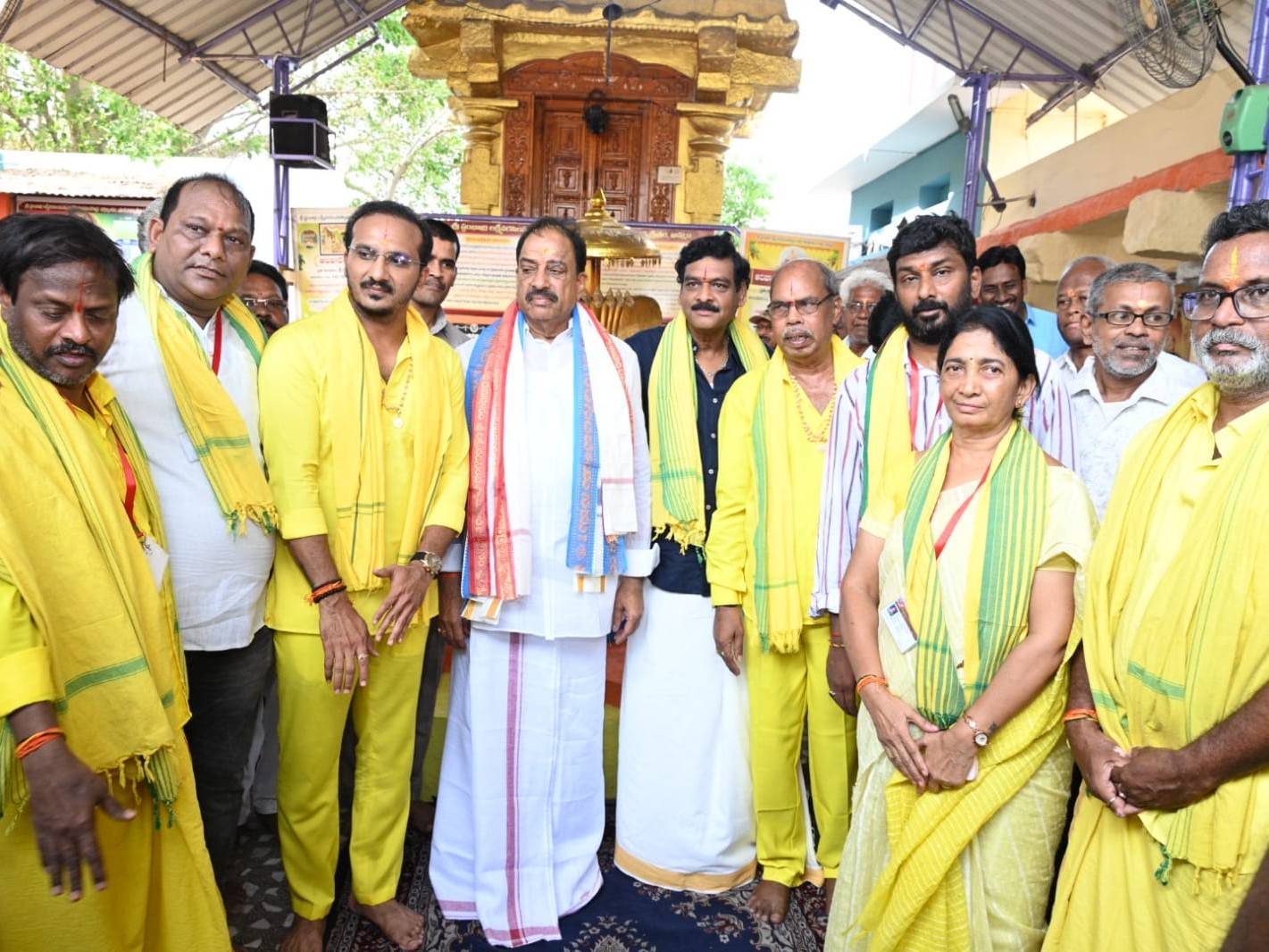 లక్ష్మీ నృసింహస్వామిని దర్శించుకున్న మంత్రి