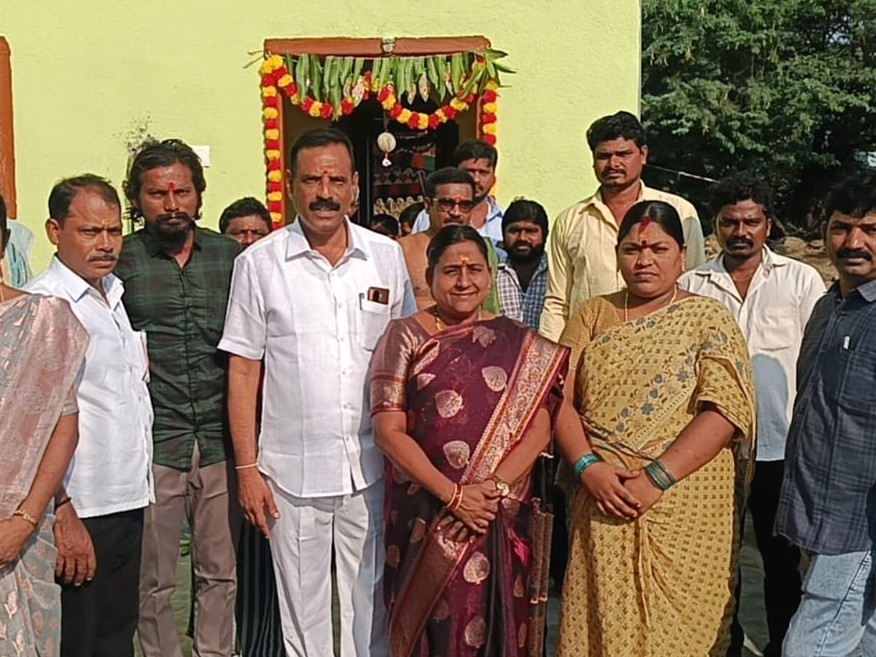 ఇందిరమ్మ ఇంటిని ప్రారంభించిన ఛైర్‌పర్సన్