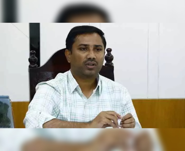 దరఖాస్తుల్లో పూర్తి వివరాలు ఉండాలి:  కలెక్టర్‌