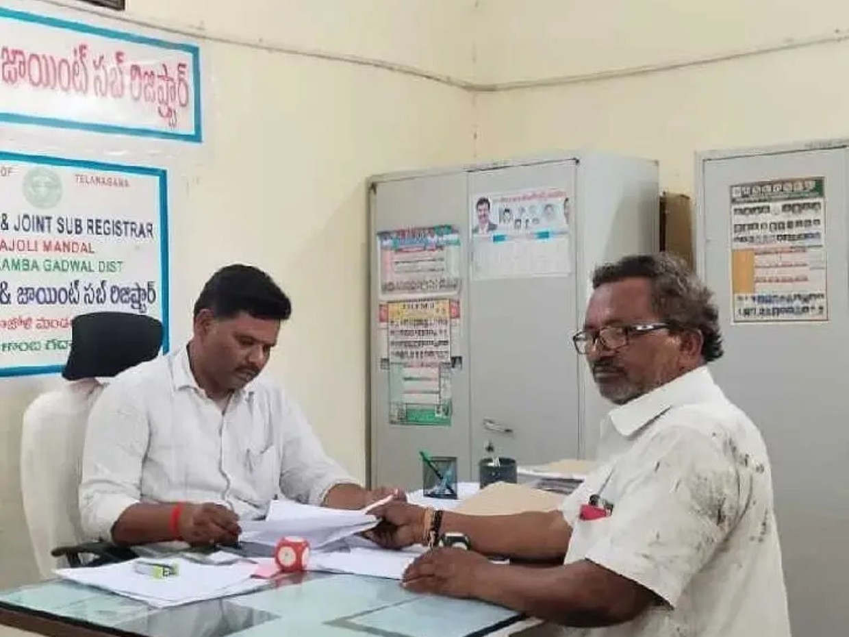 అలంపూర్ గ్యాస్ ఏజెన్సీపై చర్యలు తీసుకోవాలని వినతి!