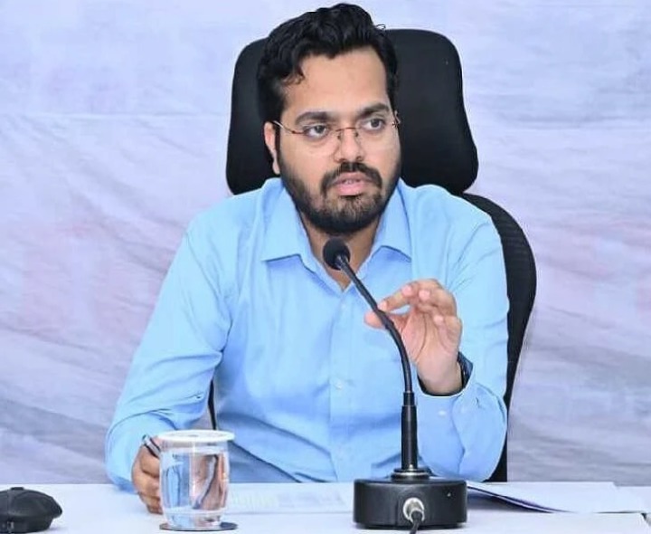 రాజమండ్రిలో ట్రాఫిక్ కష్టాలకు చెక్: కమిషనర్