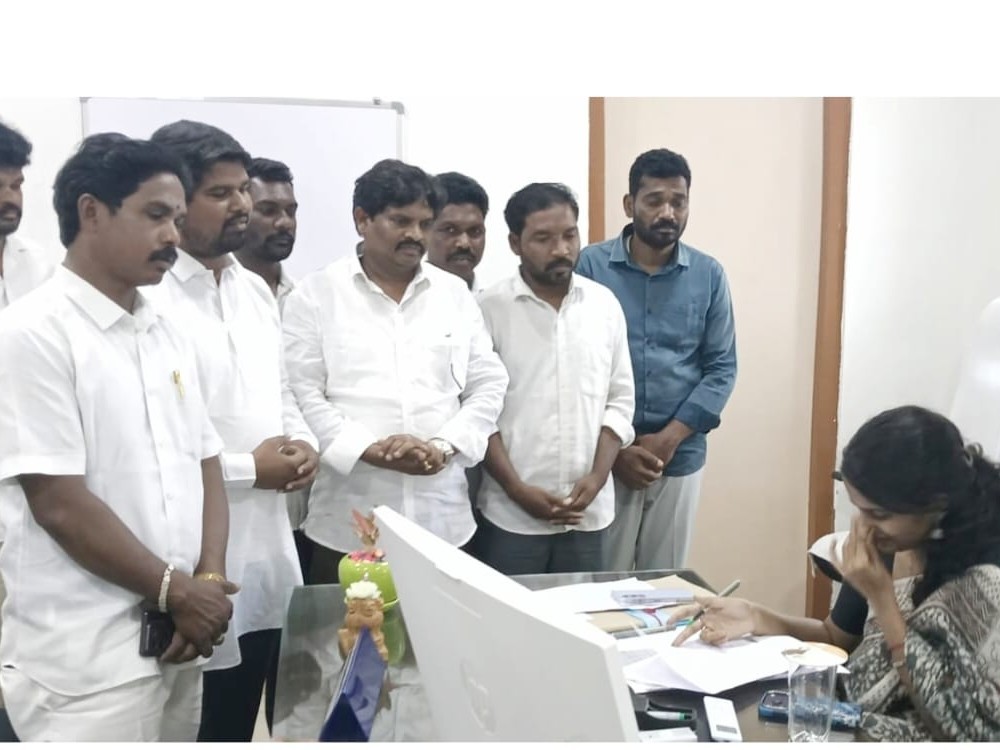 ‘ఫేషియల్ హాజరు రద్దు చేయాలి’