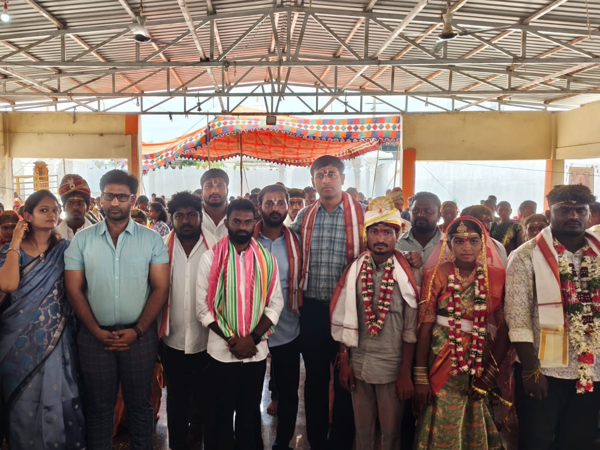 రేగొండలో 40 మందికి సామూహిక వివాహాలు