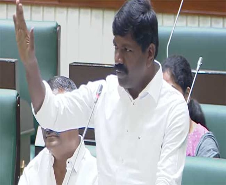 ఫోన్ ట్యాపింగ్ గురించి హరీష్ మాట్లాడొద్దు: ప్రభుత్వవిప్