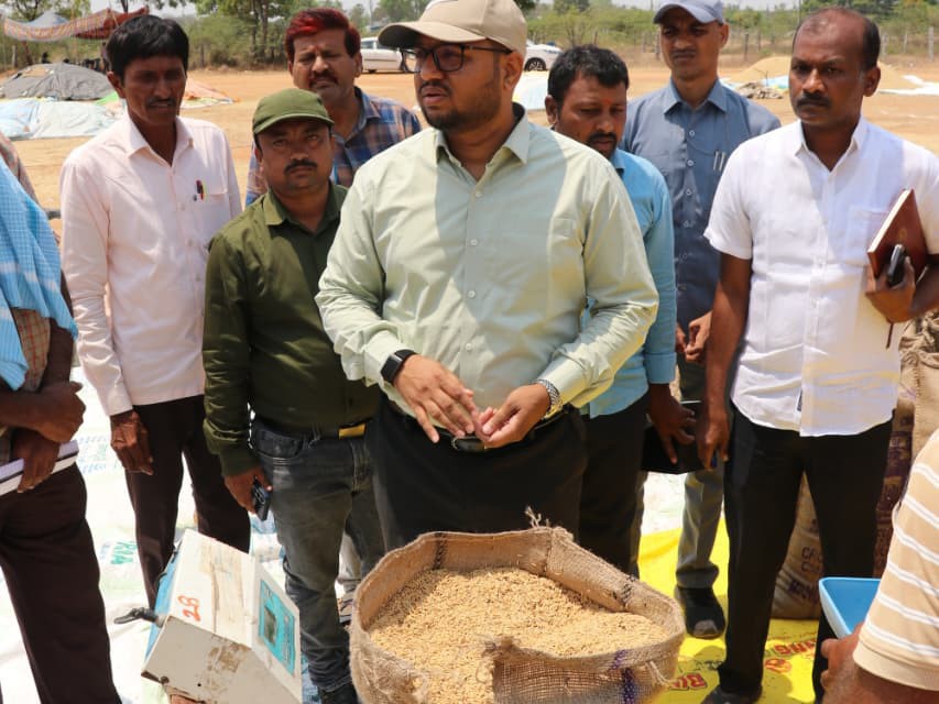 ధాన్యం తరలింపునకు కలెక్టర్ ఆదేశం