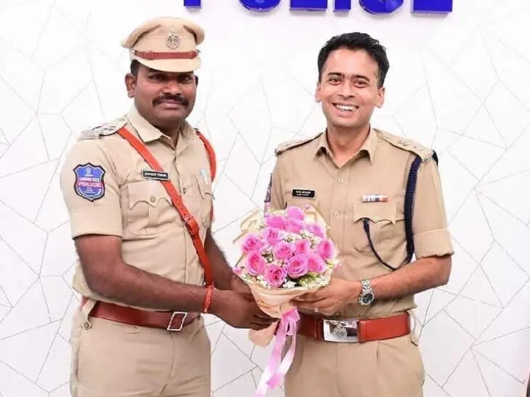 ఎస్పీని కలిసిన సిరికొండ నూతన ఎస్సై