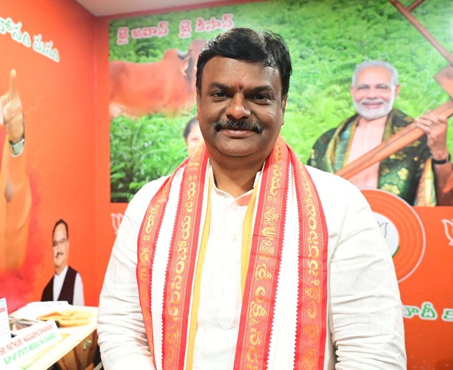 ఇంధన కొరత సృష్టించిన వారిపై చర్యలు: మాధవ్