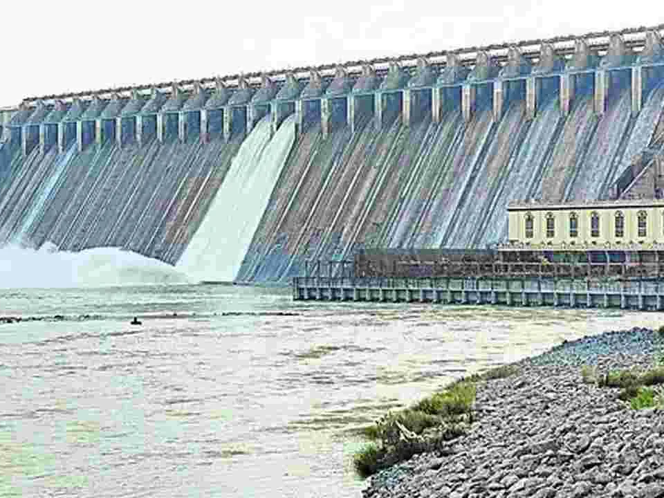 ప్రాజెక్టులో తగ్గుతున్న నీటిమట్టం