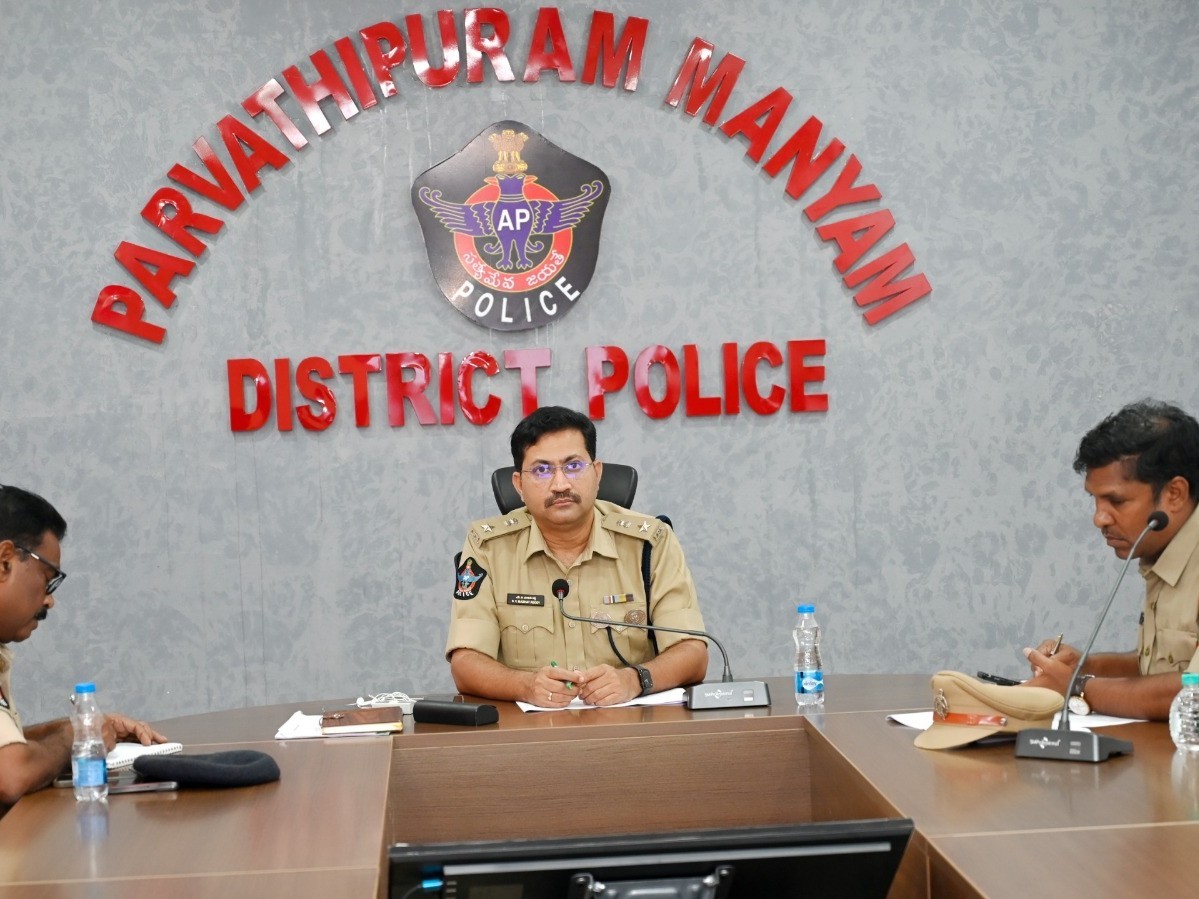 ‘నిబంధనలు ఉల్లంఘించిన వారిపై ప్రత్యేక దృష్టి సారించాలి’