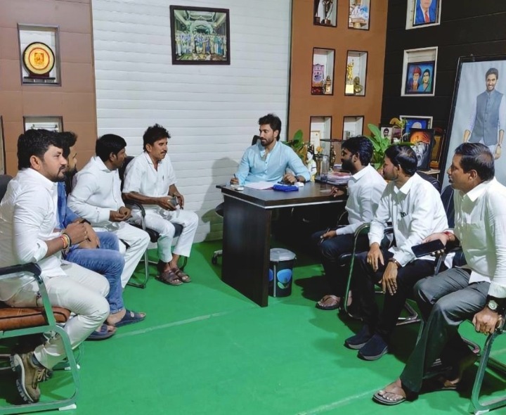 వైసీపీ క్లస్టర్ ఇంచార్జీల సమావేశం