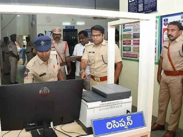 పోలీస్ స్టేషన్‌లో ఆకస్మిక తనిఖీ