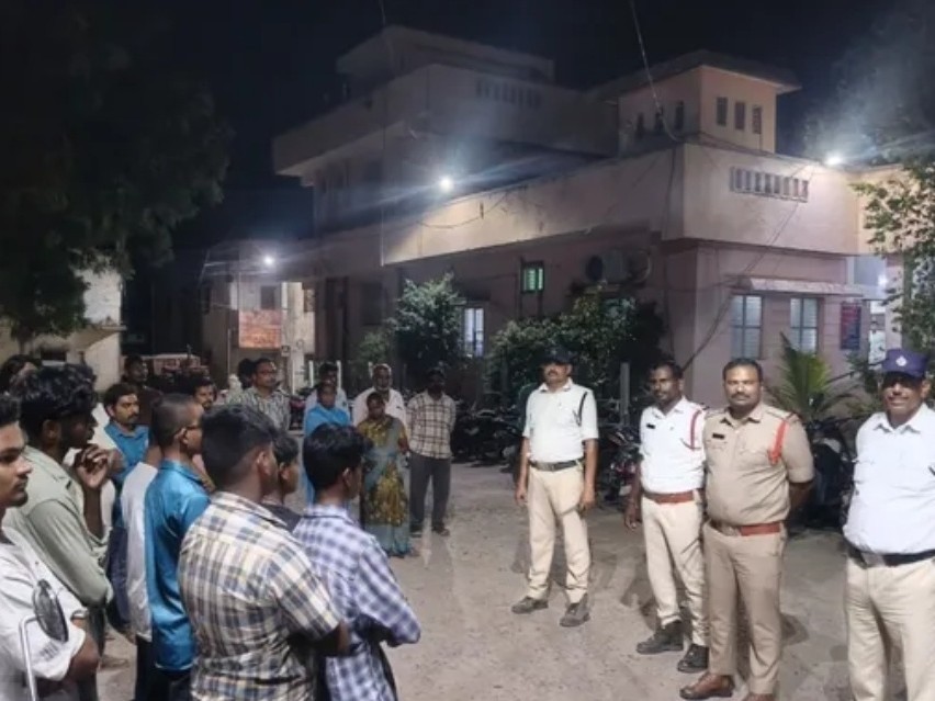 మైనర్‌లకు వాహనాలు ఇస్తే చట్ట పరమైన చర్యలు: సీఐ