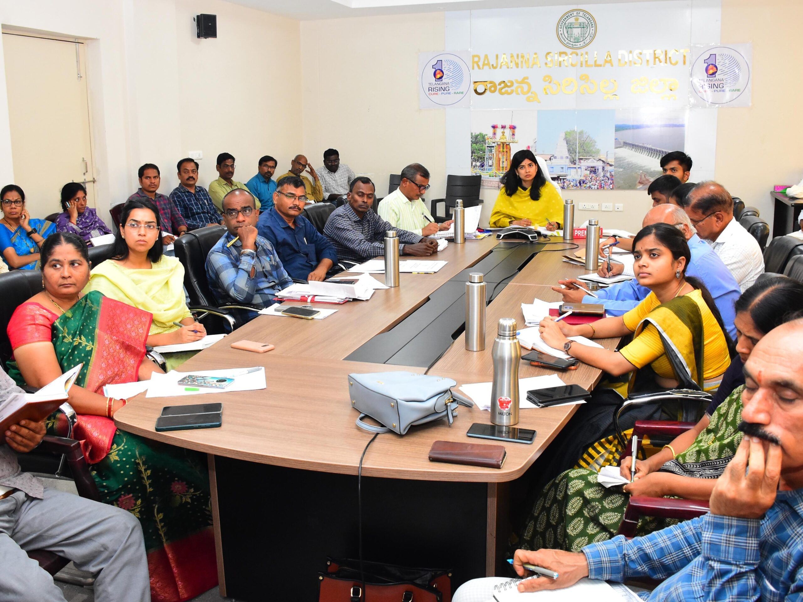 ‘ఉపాధి హామీ పనులకు ప్రాధాన్యం ఇవ్వాలి’