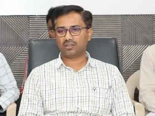 మధ్యాహ్నం బయటకు రావొద్దు: కలెక్టర్
