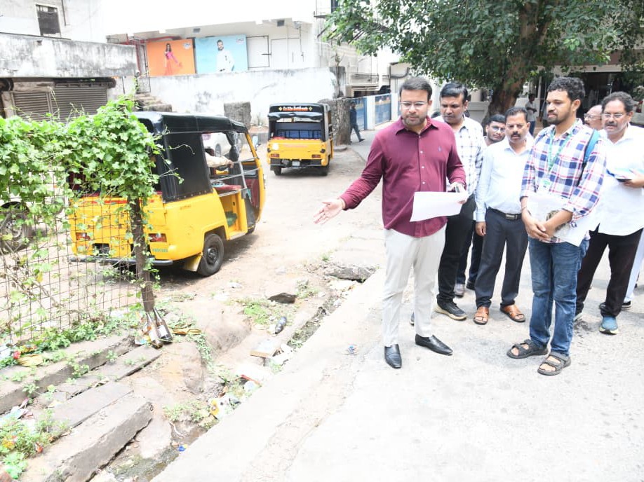 వ్యర్థాల పునర్వినియోగంపై అవగాహన కల్పించాలి: కమిషనర్