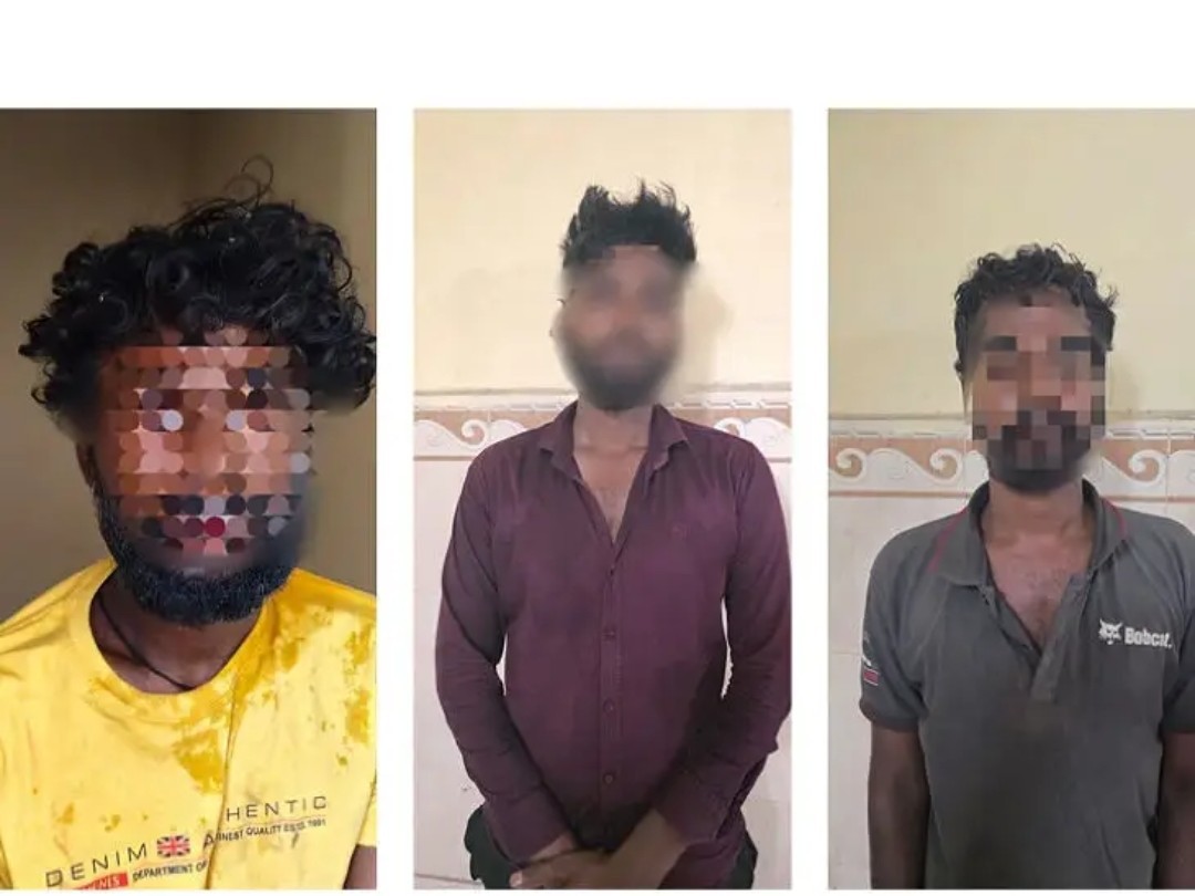 లోకల్ ట్రైన్‌లో బెదిరింపులు.. ముగ్గురు అరెస్ట్