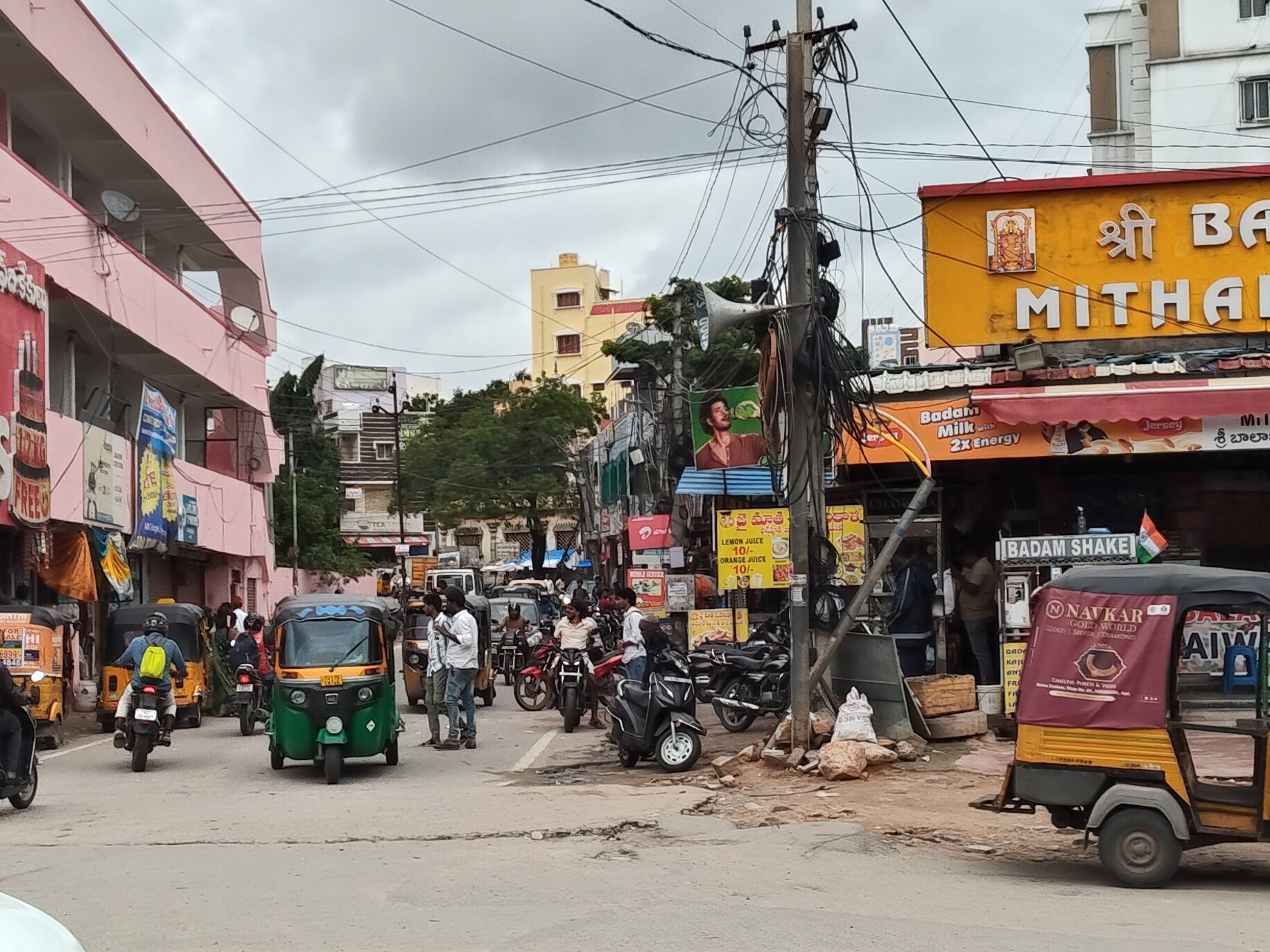 ఉప్పల్లో దొంగలు పడుతున్నారు జాగ్రత్త..!