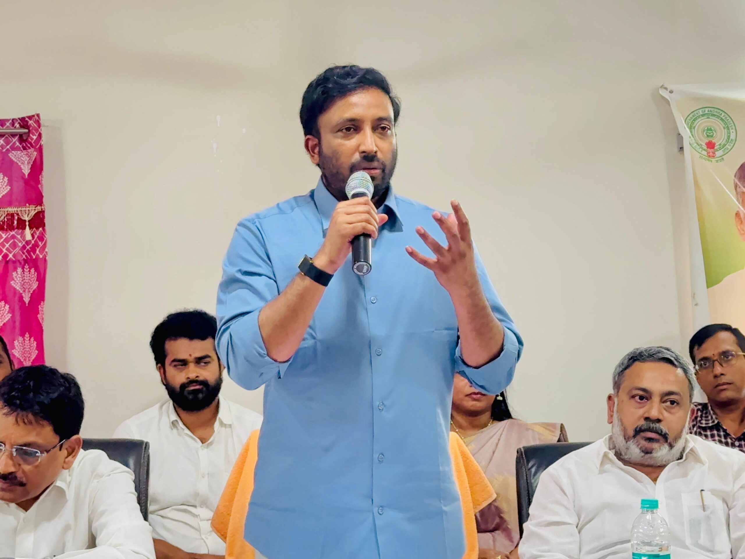 ప్రొఫెసర్ నాగేశ్వరరావుపై మండిపడ్డ ఎంపీ
