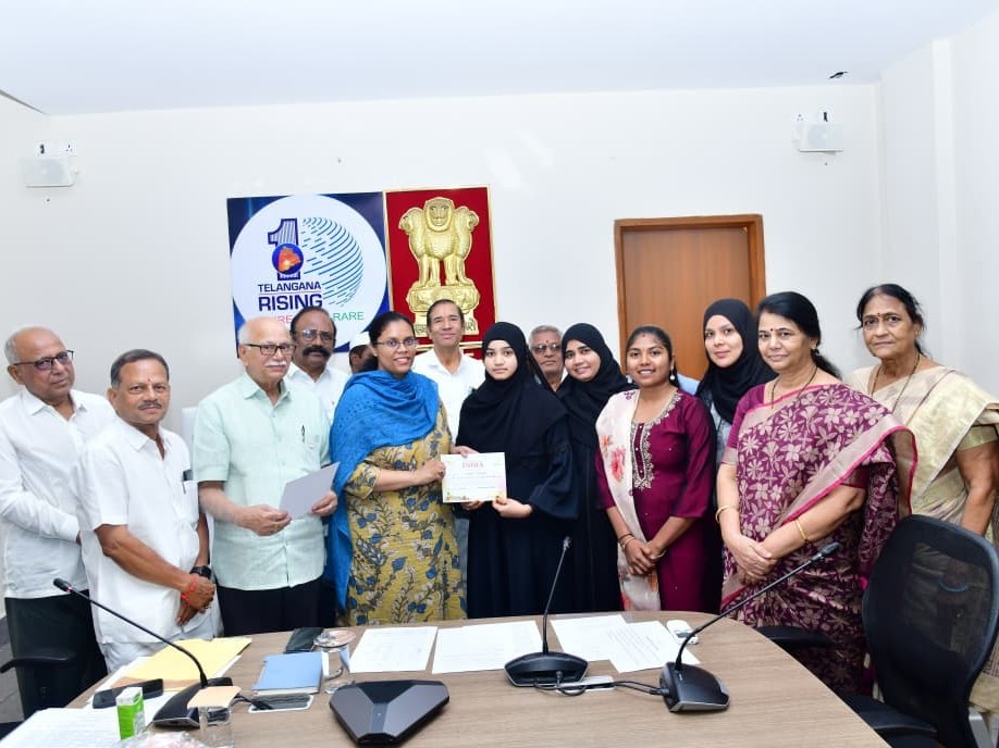 ఇంటాక్ కృషిని అభినందించిన కలెక్టర్