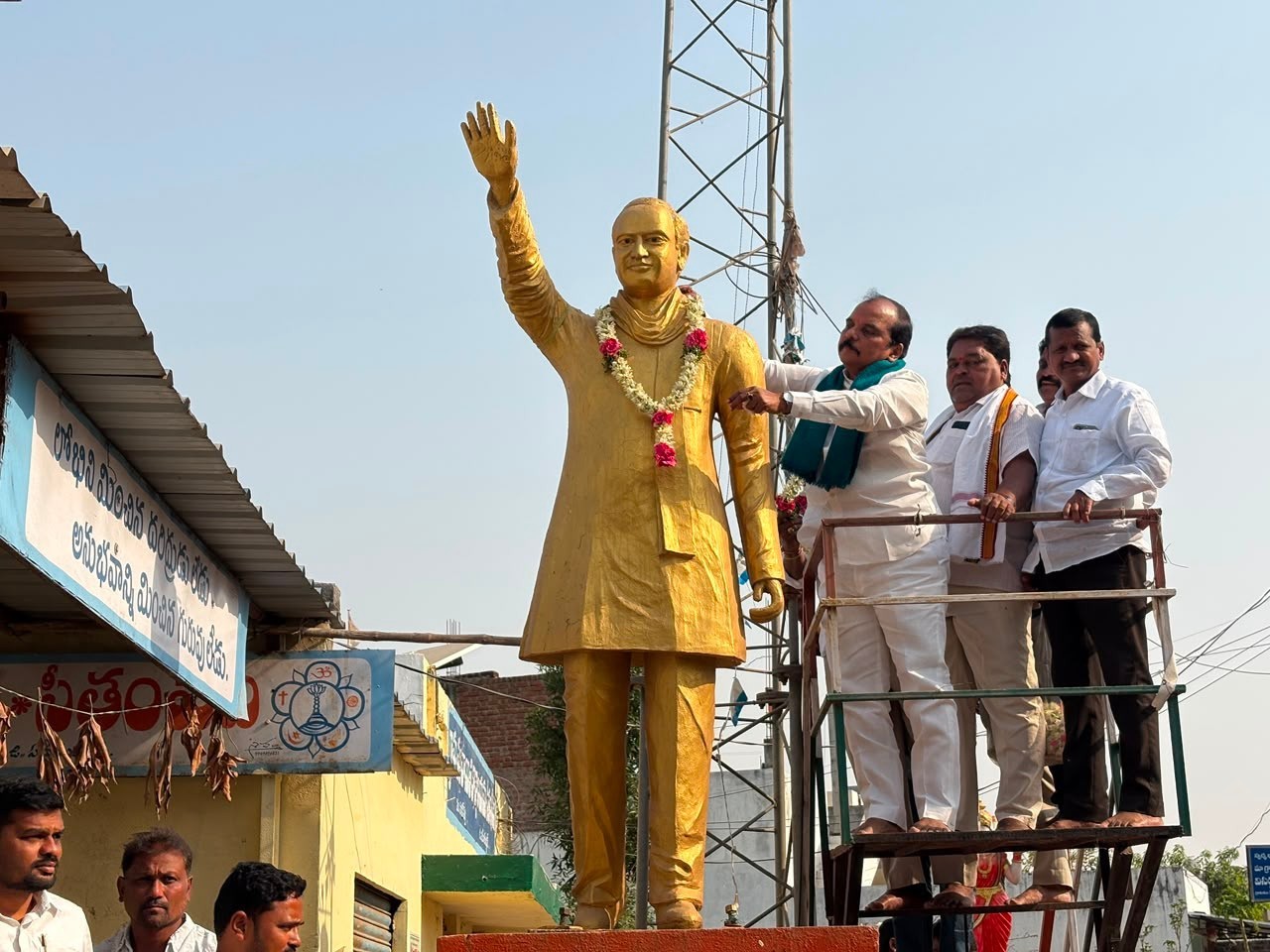 సీతంపేటలో రాజీవ్ గాంధీ వర్ధంతి సందర్భంగా ఘన నివాళులు