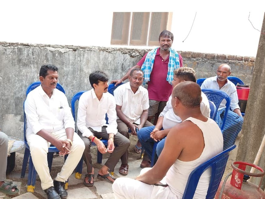 బాలకృష్ణ కుటుంబాన్ని పరామర్శించిన భూక్య జంపన్న