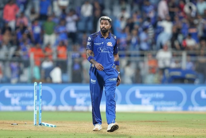 కోడ్‌ ఉల్లంఘన.. హార్దిక్‌ పాండ్యాకు జరిమానా