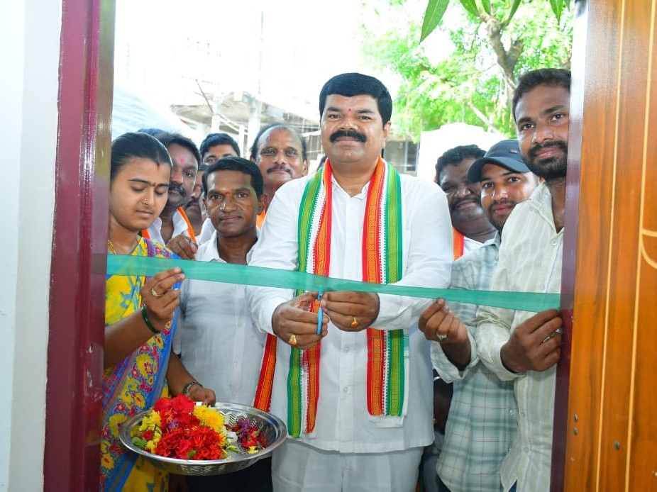 సంక్షేమ పథకాలు ప్రతి కుటుంబానికి అందేలా కృషి