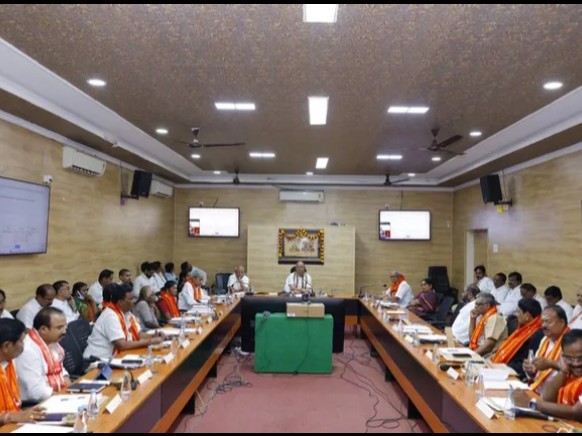 శ్రీశైలంలో భక్తులకు మెరుగైన సౌకర్యాలపై దృష్టి