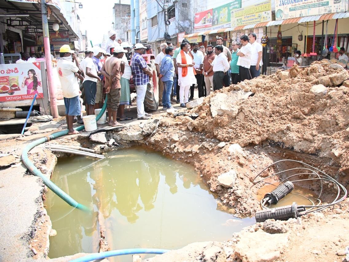 పైప్ లైన్ లీకేజీ పై శాశ్వత పరిష్కారం చేపట్టాలి: MLA