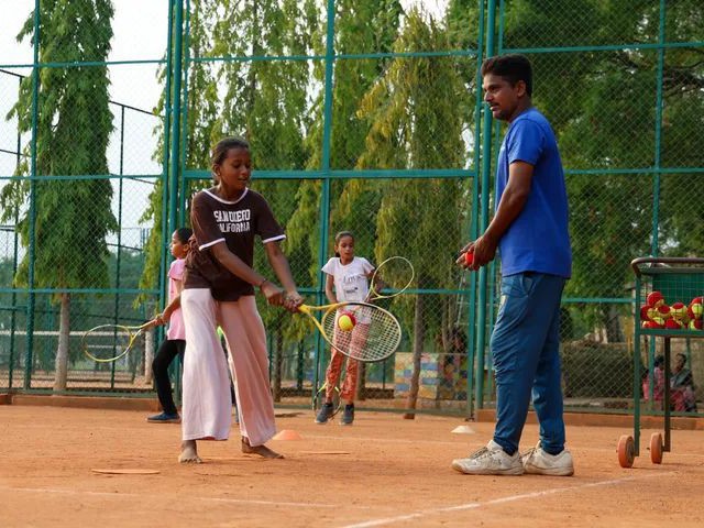 వేసవి శిబిరాల్లో చిన్నారుల సందడి