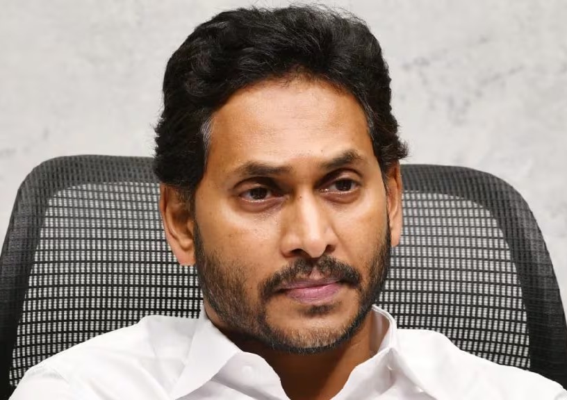 ఐదు సీసాల్లో ఒకటి కల్తీ మద్యమే: జగన్