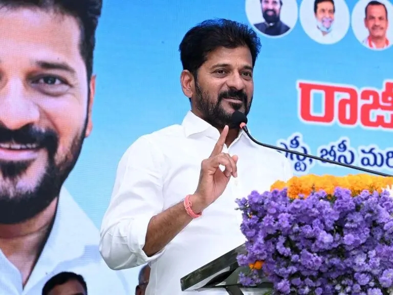 గల్ఫ్ వెళ్లేవారికి రేవంత్ తీపి కబురు