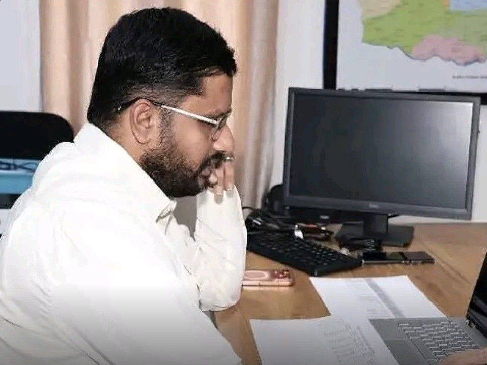 కొనుగోళ్లు వేగవంతం చేయాలి: కలెక్టర్
