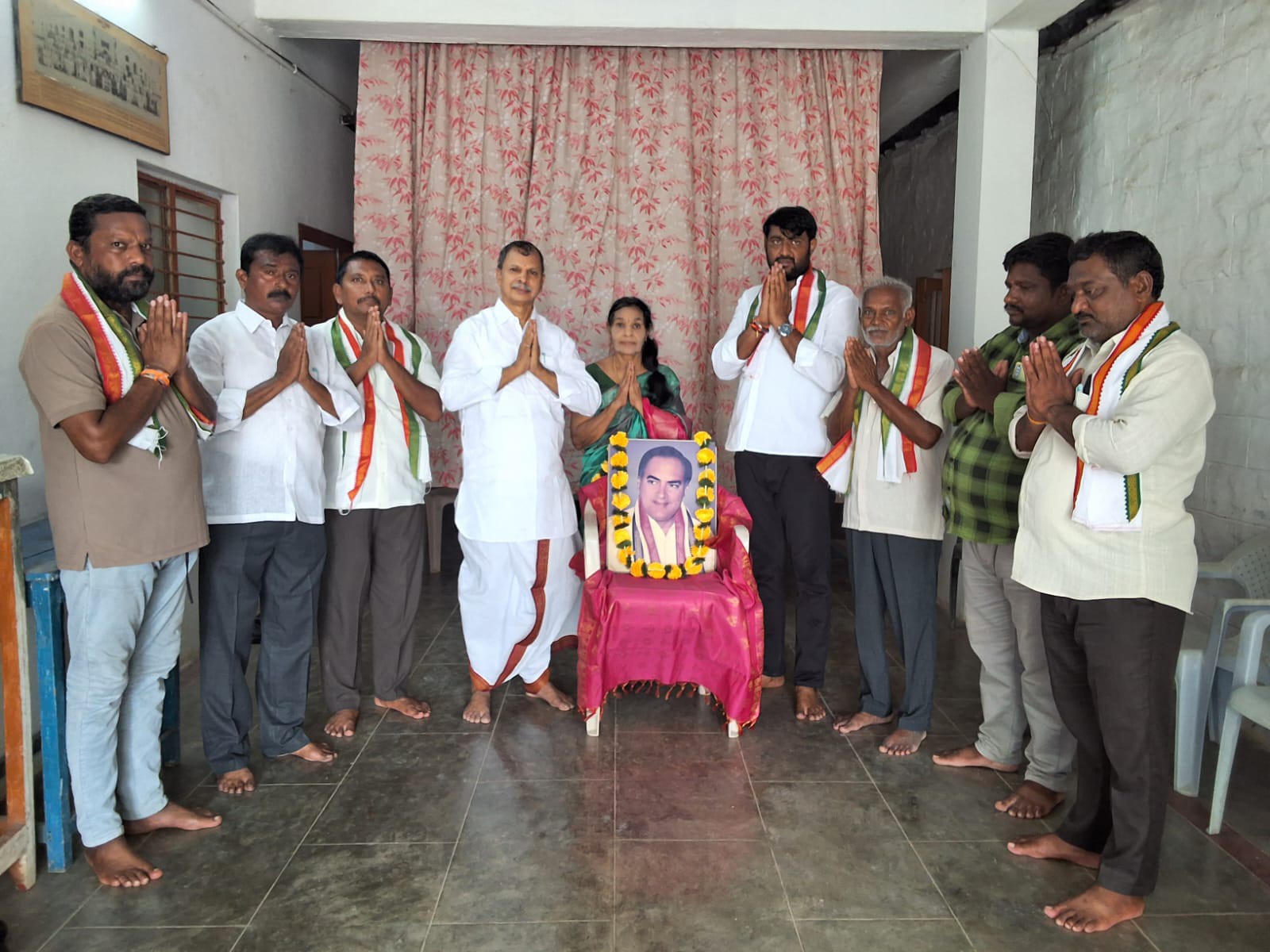 మాజీ ప్రధాని రాజీవ్ గాంధీ గొప్ప దార్శనికుడు: తులసిరెడ్డి
