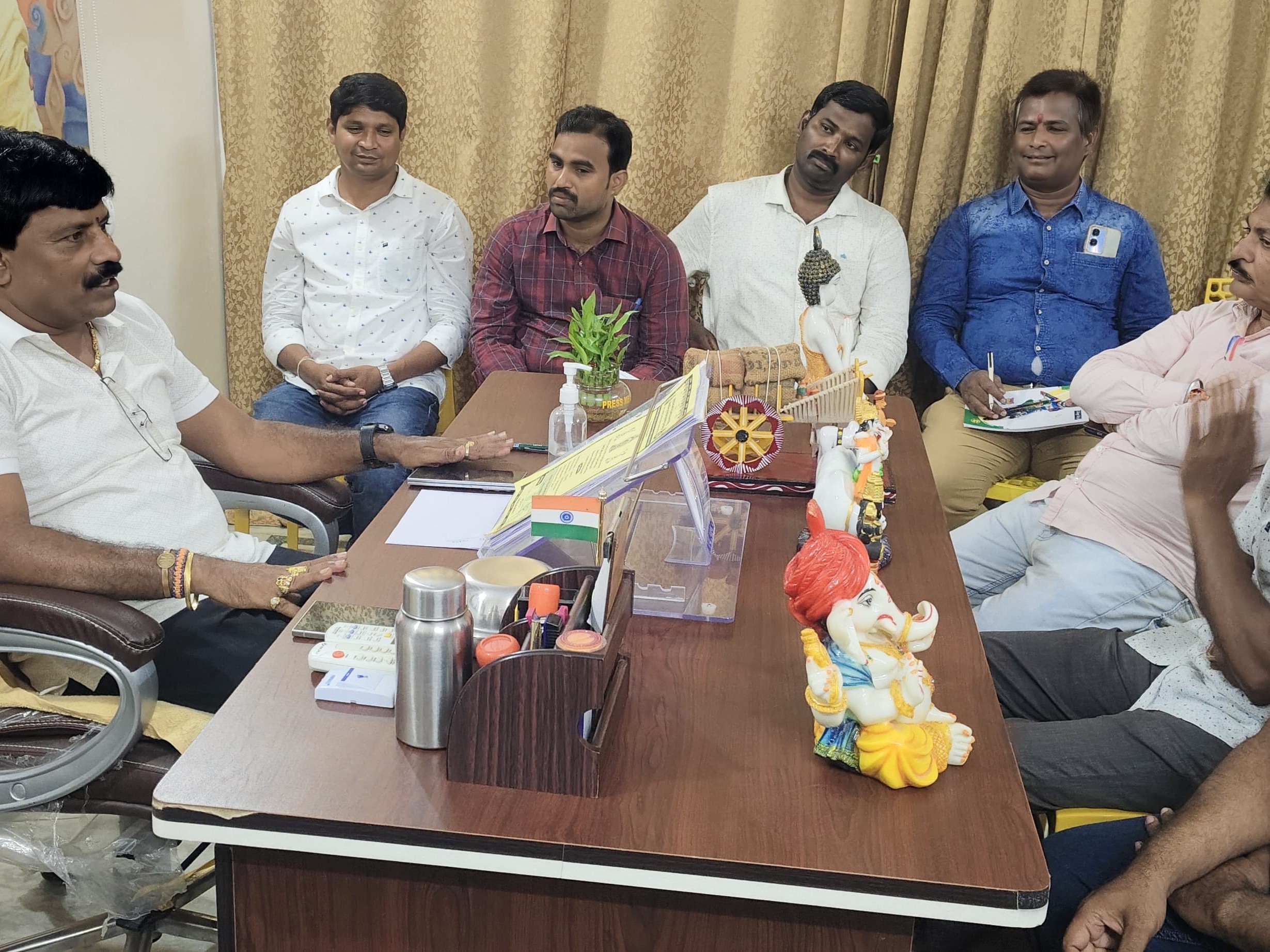 ‘కరెంట్ కోతలు లేకుండా చర్యలు తీసుకోవాలి’